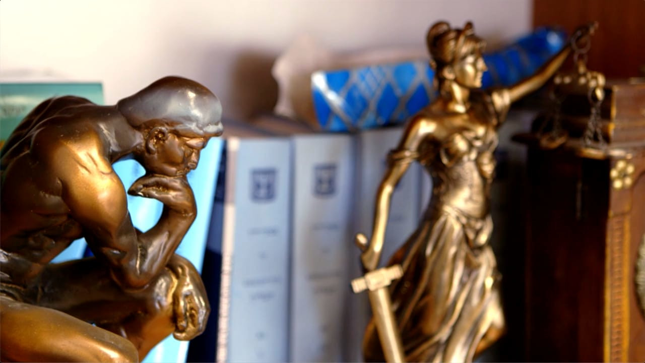 צפייה בסרט המלא - תיקים מהסנגוריה: מוות - לצפיה בטריילר