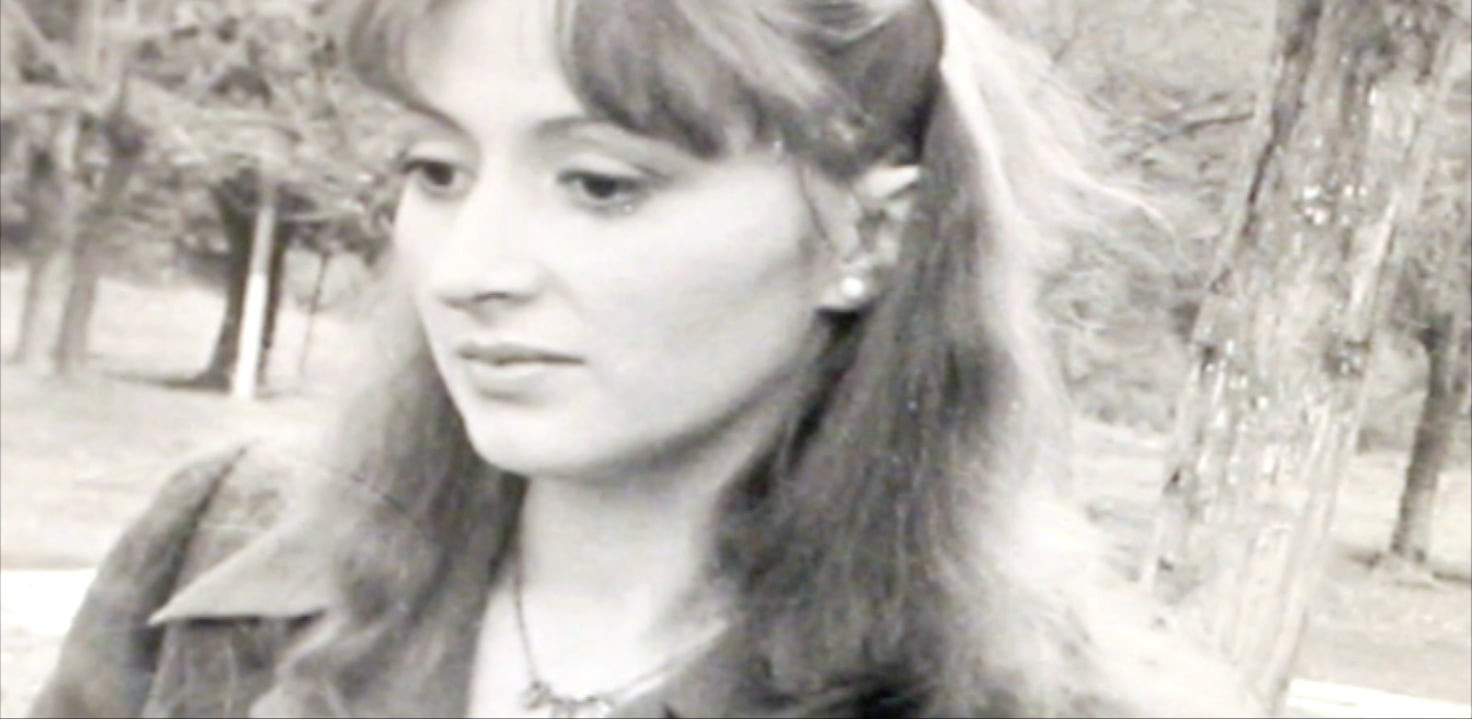 צפייה בסרט המלא - להיות חלק מהאדום הזה - לצפיה בטריילר