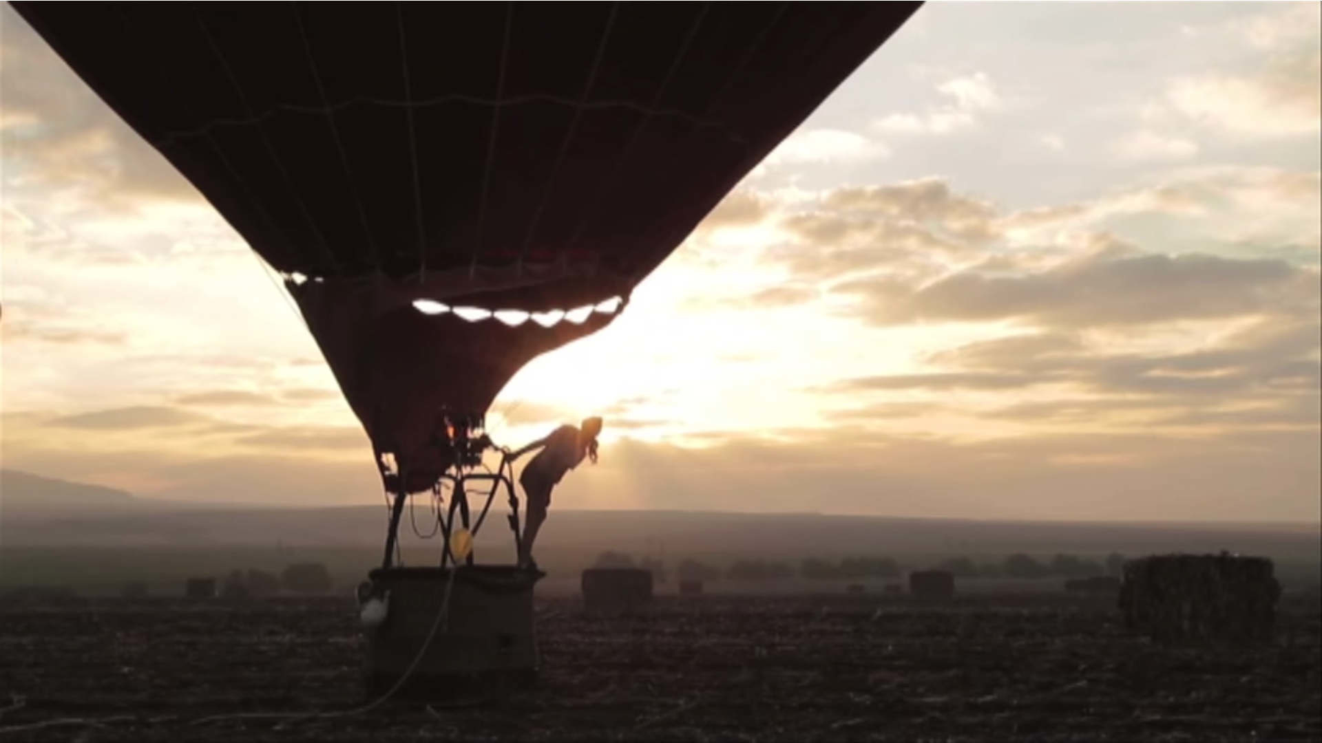 צפייה בסרט המלא - חום כחול - לצפיה בטריילר